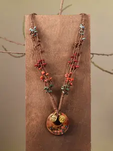 AAKRITI ART CREATIONS Brass-Plated Wooden Loop Necklace