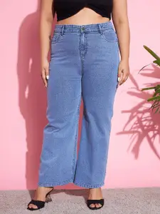 SASSAFRAS Curve Women Plus Size Straight Fit High-Rise Low Distress Stretchable Jeans