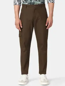 Blackberrys Men Relaxed Slim Fit Wrinkle Free Trousers