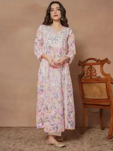 HOUSE OF KARI Floral Embroidered Chikankari A-Line Kurta