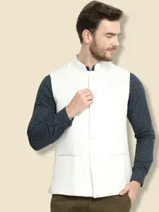 Vastraa Fusion Men Mandarin Collar Cotton Nehru Jackets
