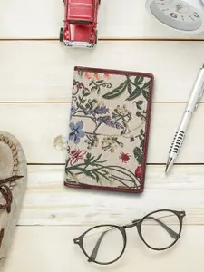 THE CLOWNFISH Glamour Fold Women Floral Printed Lightweight Leather Passport Holder