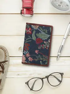 THE CLOWNFISH Glamour Fold Women Floral Printed Lightweight Leather Passport Holder