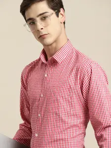 Hancock Men Slim Fit Gingham Checks Wrinkle Resistant Opaque Formal Shirt