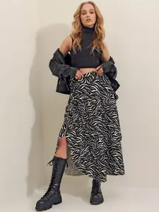Trend Alacati stili Women Flared Midi Skirt