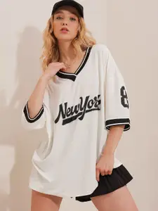 Trend Alacati stili Women Typography Printed Drop-Shoulder Sleeves Cotton T-shirt