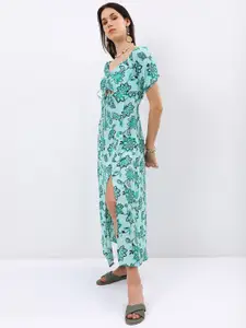 Tokyo Talkies Green Floral Printed Sweetheart Neck Puffed Sleeves Cutout A-Line Maxi Dress