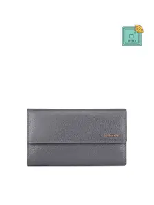 WildHorn Women Textured Leather RFID Envelope