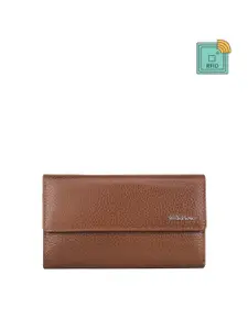 WildHorn Women Textured Leather RFID Envelope