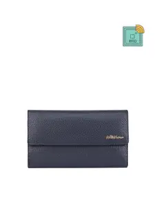 WildHorn Women Textured Leather RFID Envelope