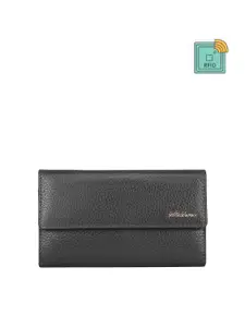 WildHorn Women Textured Leather RFID Envelope