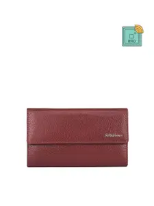 WildHorn Women Textured Leather RFID Envelope