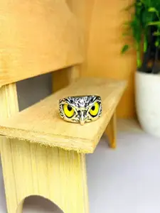 Silver Shine Silver-Plated Owl Shaped Finger Ring