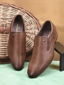 pelle albero Men Textured Formal Slip-On Shoes