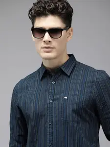 THE BEAR HOUSE Men Slim Fit Pinstripes Opaque Casual Shirt