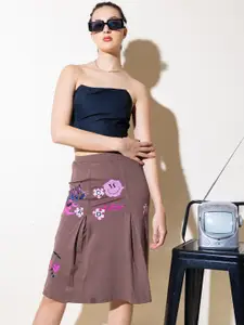 Stylecast X Hersheinbox Brown Graphic Printed A-Line Skirt With Pleats Detail