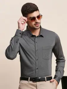 INVICTUS Original Fit Self Design Knit Formal Shirt