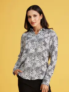 20Dresses White & Black Abstract Printed Casual Shirt