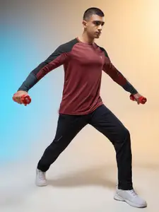 Technosport Raglan Sleeves Antimicrobial Slim Fit Sports T-shirt