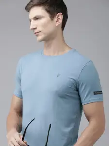 V Dot Men Solid Slim Fit T-shirt