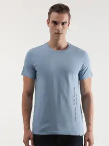 Lee Typography Printed Crew Neck Cotton Slim Fit T-shirt