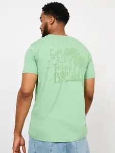 Styli Regular Fit Back Tropical Graphic Print T-shirt