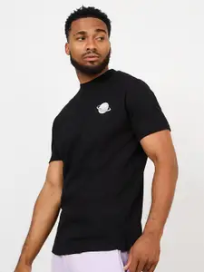 Styli Interlock Mock Neck Regular Fit T-Shirt