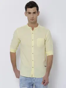 LOCOMOTIVE Men Yellow Slim Fit Solid Casual Shirt