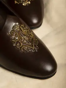 MONKSTORY Men Textured Embellished Comfort Insole Mojaris