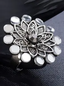 Sukkhi Women Silver-Toned Pretty Traditional Floral Mirror Adjustable Ring