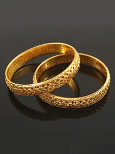 Jewar Mandi Set of 2 Gold-Plated Net & Etching Textured Bangles