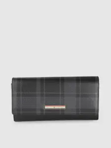 Tommy Hilfiger Women Checked Embellished Leather Two Fold Wallet