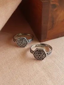 Infuzze Silver-Plated Hexagon Shaped Brass Toe Rings