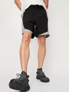 max Men Colourblocked Regular Fit Sports Shorts