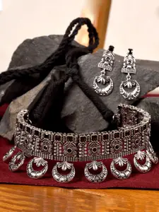 Saraf RS Jewellery Silver-Plated Oxidised Stone Studded Choker Necklace and Earrings