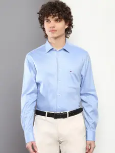Tommy Hilfiger Spread Collar Cotton Formal Shirt