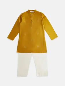 indus route by Pantaloons Boys Embroidered Sequinned Kurta With Trousers