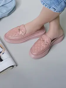 Shezone Women Textured Round Toe Mules Flats