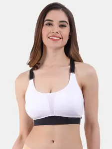 Amour Secret Lightly Padded Dry-Fit Non-Wired Sports Bra