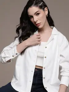 The Roadster Lifestyle Co. Solid Pleated Detail High-Low Hem Pure Cotton Casual Shirt