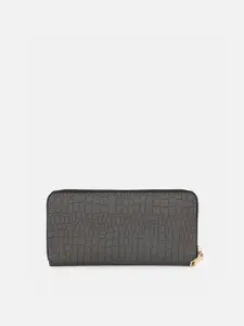 Bagsy Malone Women Textured Zip Around Wallet
