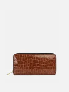 Bagsy Malone Women Textured Zip Around Wallet