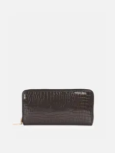 Bagsy Malone Textured Zip Around Wallet