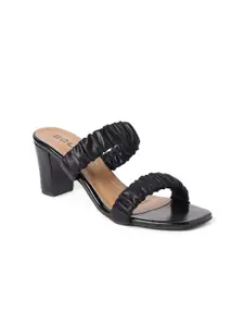 SOLES Black Textured Block Sandals