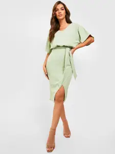 Boohoo Solid Extended Sleeve Side Slit Dress with a Belt