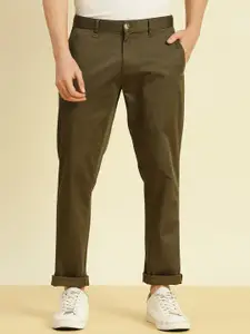 INVICTUS Men Classic Slim Fit Easy Wash Chinos