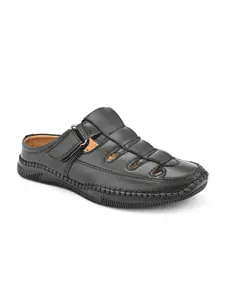 Roadster Lifestyle Co. Men Textured Comfort Sandals