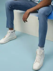 VEIRDO Men Original Slim Fit Slash Knee Light Fade Stretchable Jeans