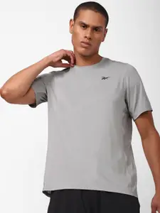 Reebok Men Rbk Fitness TS AC Solid Move Slim-Fit T-shirt