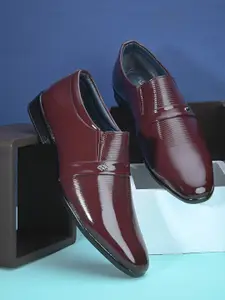 INVICTUS Men Textured Square Toe Formal Slip-On Shoes